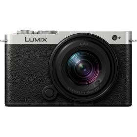 Panasonic LUMIX S9 Black / Silver + S 18-40mm f/4.5-6.3